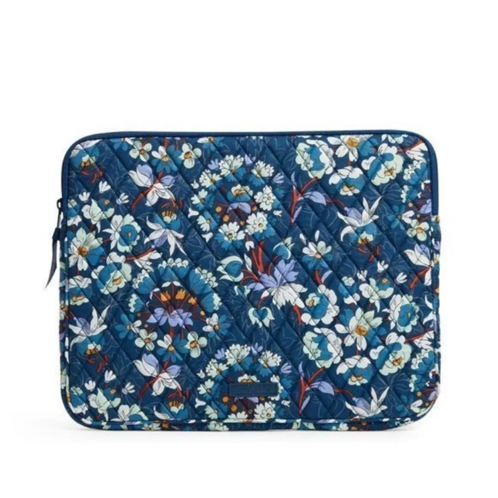 NWT Vera Bradley Blue Floral Bursts Tablet / Kendal Sleeve OS
